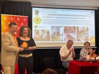 La Federación de Asociaciones Vecinales y Culturales de Teruel (FAVCT) recibe el reconocimiento por su proyecto Acompañando-T en los Premios Índice DEC 2024